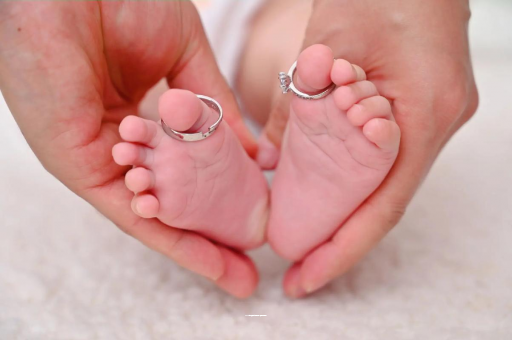 醴陵怀孕肚子一边高一边低